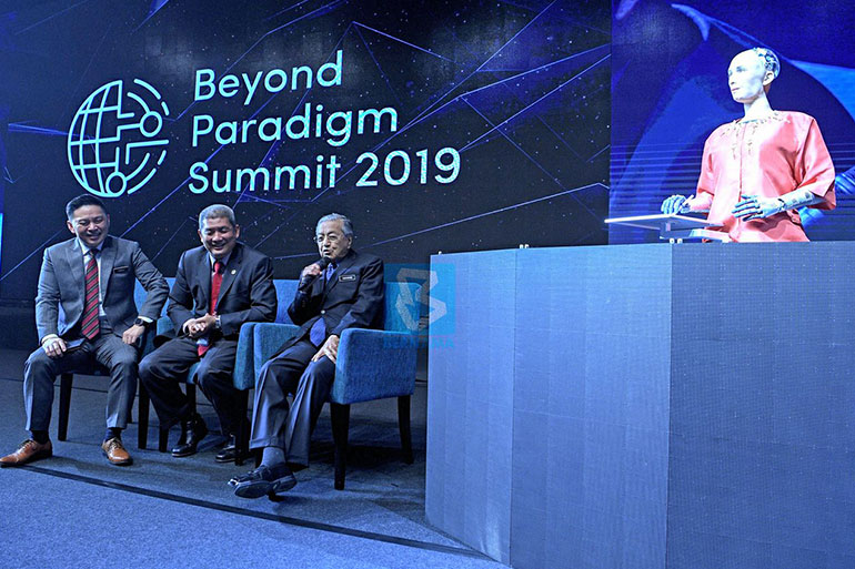 hologram-serba-dinamik-beyond-paradigm-summit-2019