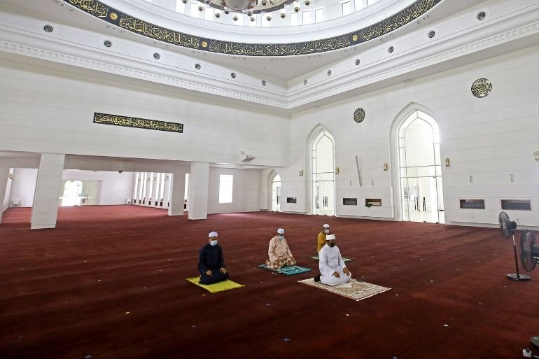 Solat bergilir di masjid